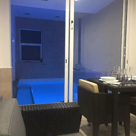 Barcelonavacances-atenea דירה *